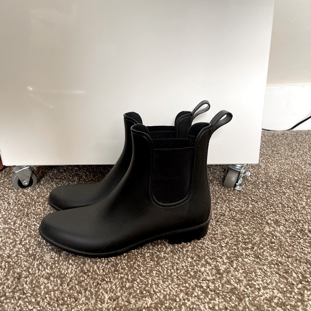 J. Crew waterproof booties. Size 8. Great condition.